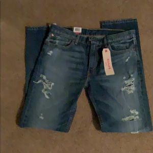 Levi Distressed Jeans